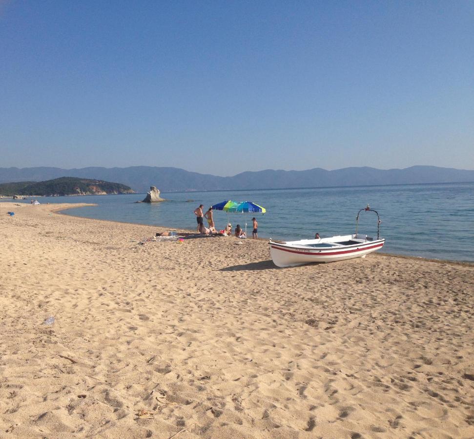 Ikidiki Beach Villa Иерисос Екстериор снимка