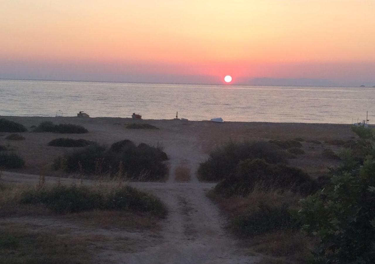 Ikidiki Beach Villa Иерисос Екстериор снимка